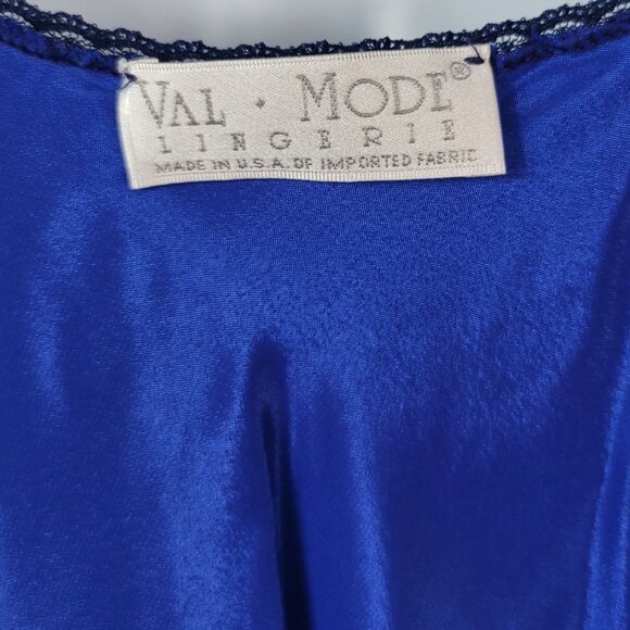 Val Mode Lingerie Blue Medium Black Lace Trim Nightie USA SatinChemise Slip VTG - Picture 5 of 6
